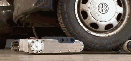 “偷”車必備機器人