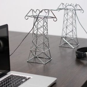 電塔理線器