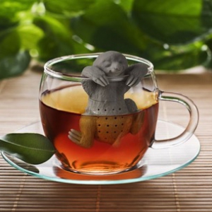 休憩在杯口的樹(shù)懶茶包