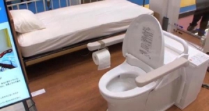 隨意安置的移動坐便器